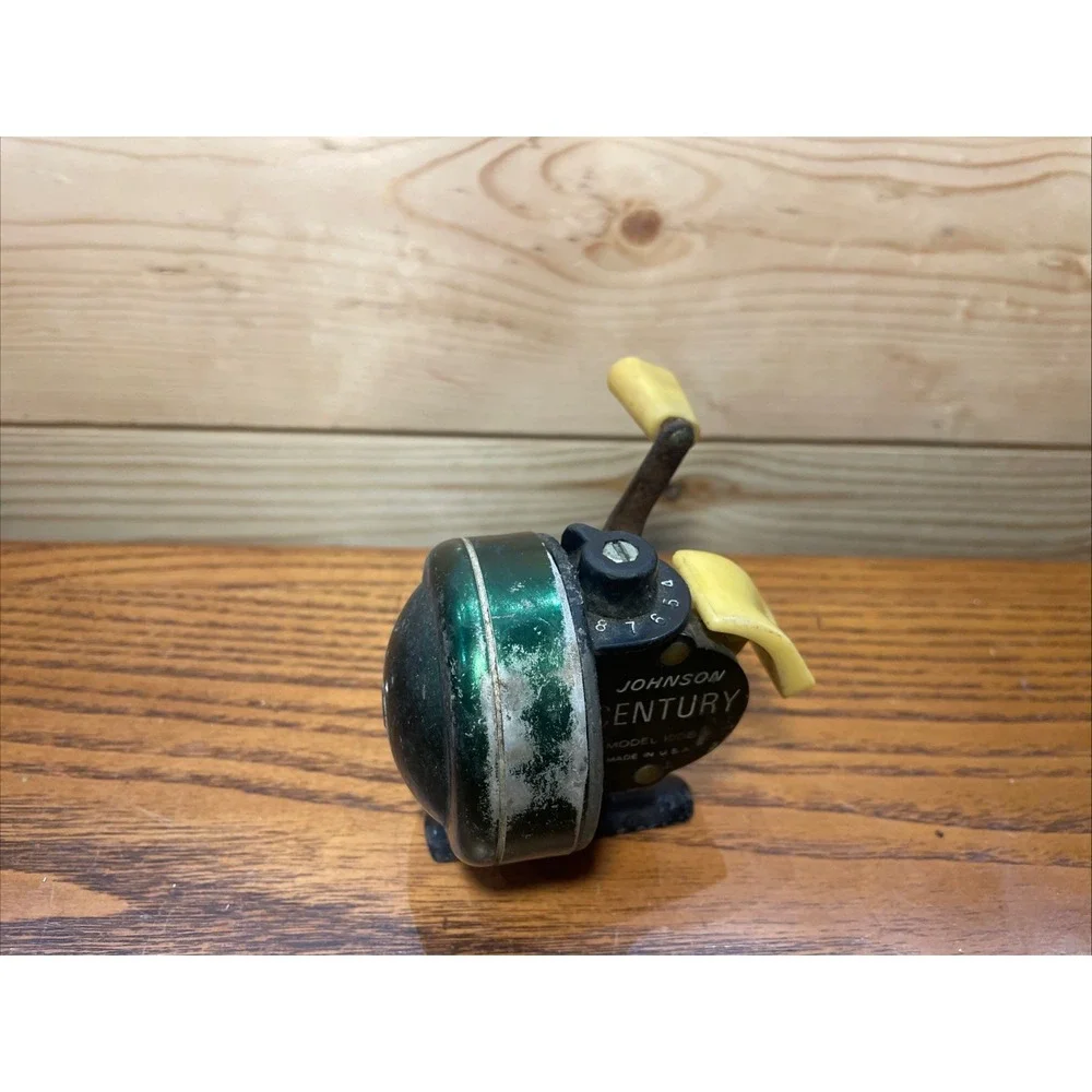 Vintage Johnson Century Model 100B Fishing Reel Made In USA
